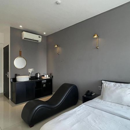 A In Hotel Riverside Ho Chi Minh City Exterior photo