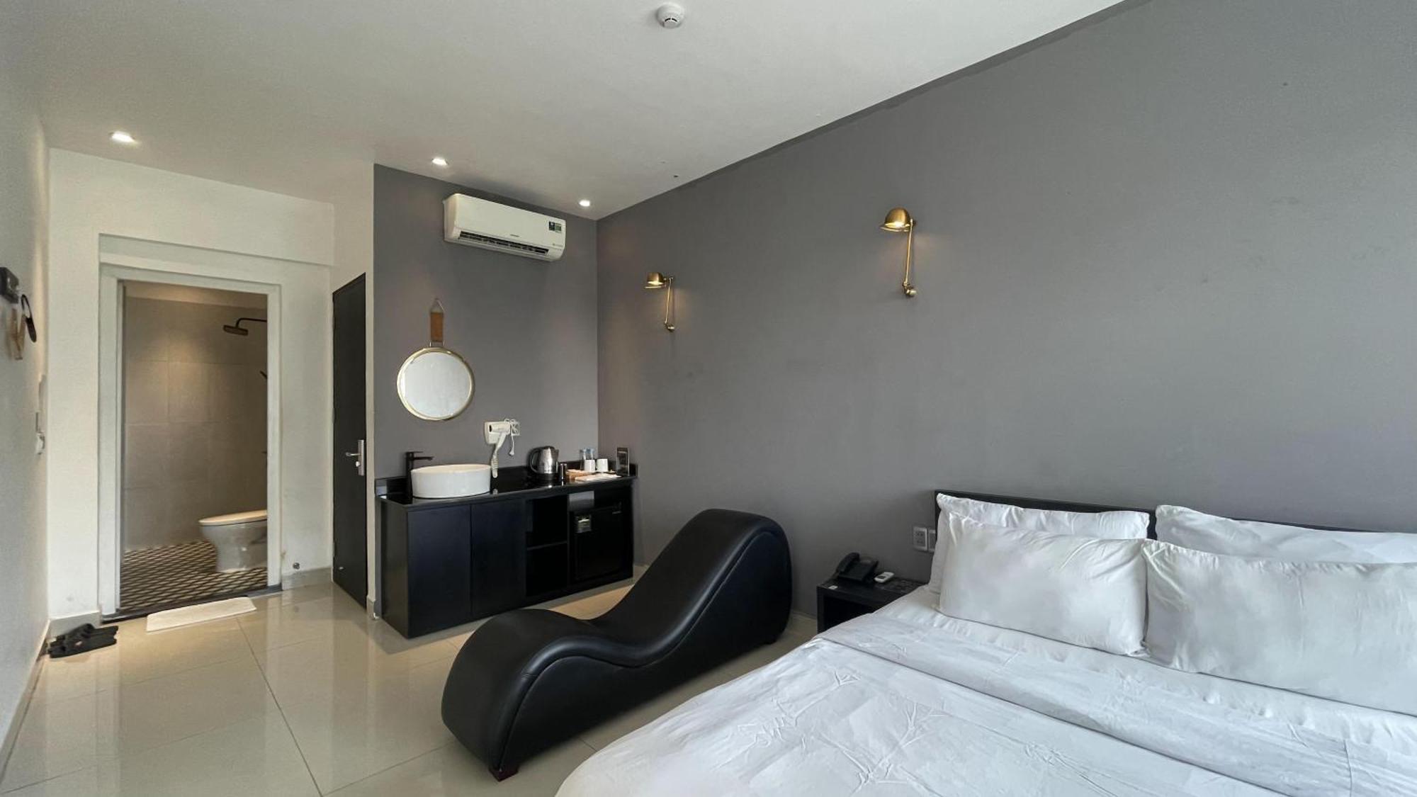 A In Hotel Riverside Ho Chi Minh City Exterior photo